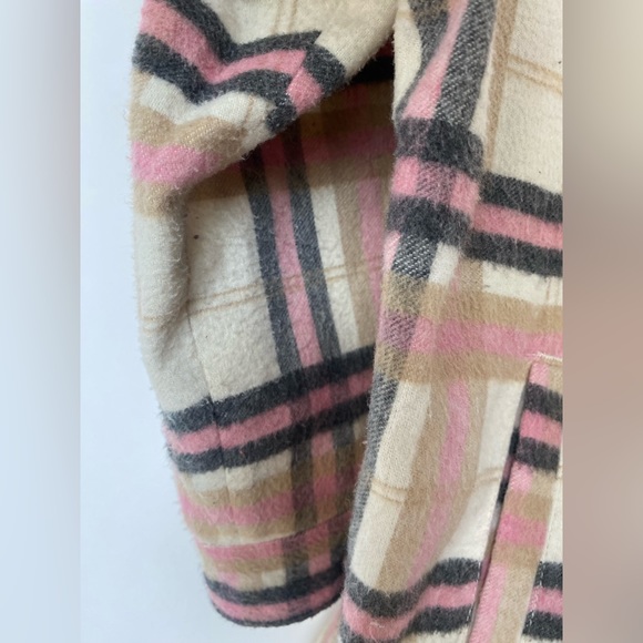 ZARA Plaid Pink Shacket Flannel Shirt LARGE
Wool Blend Fall Cozy - Picture 5 of 10